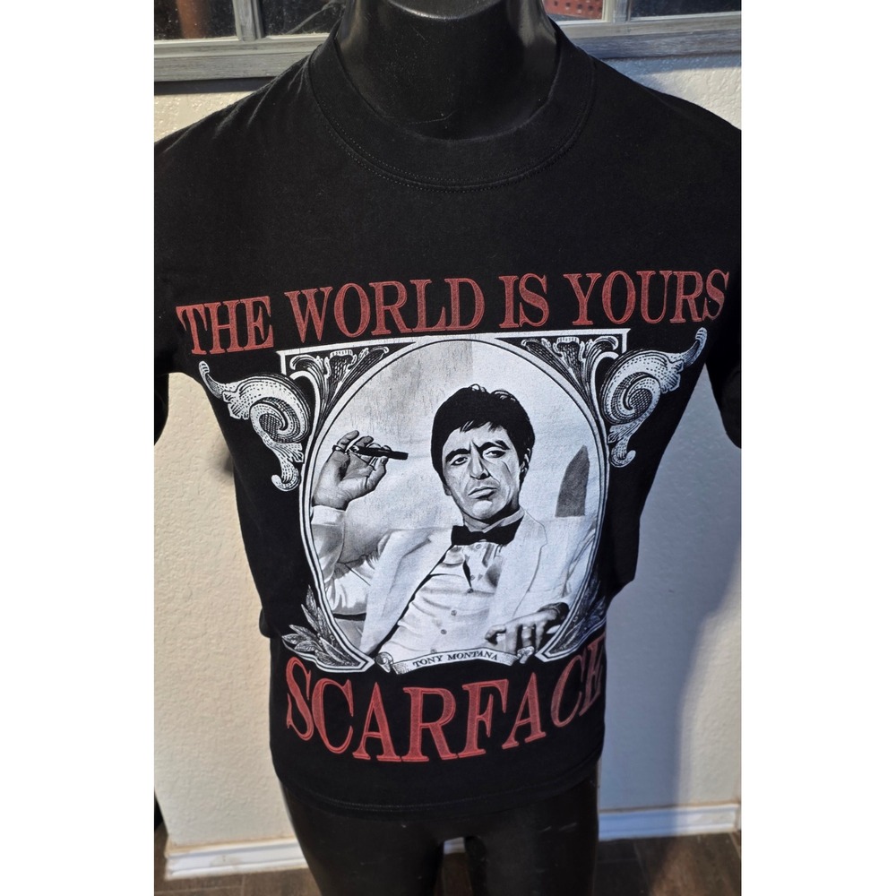 Scarface The World Is Yours Tony Montana Graphic T-Shirt Mens Small Pro Team